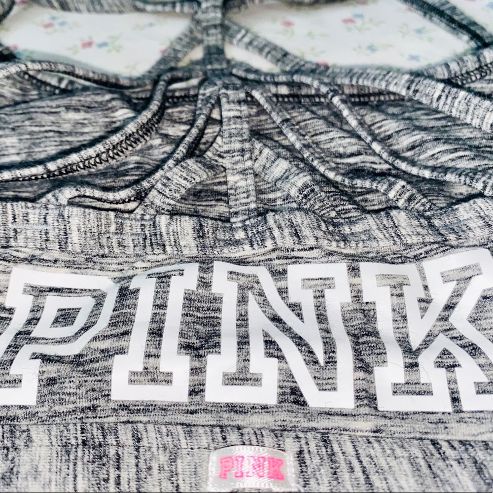 VICTORIA’S SECRET • GREY SPORTS BRA • SIZE M